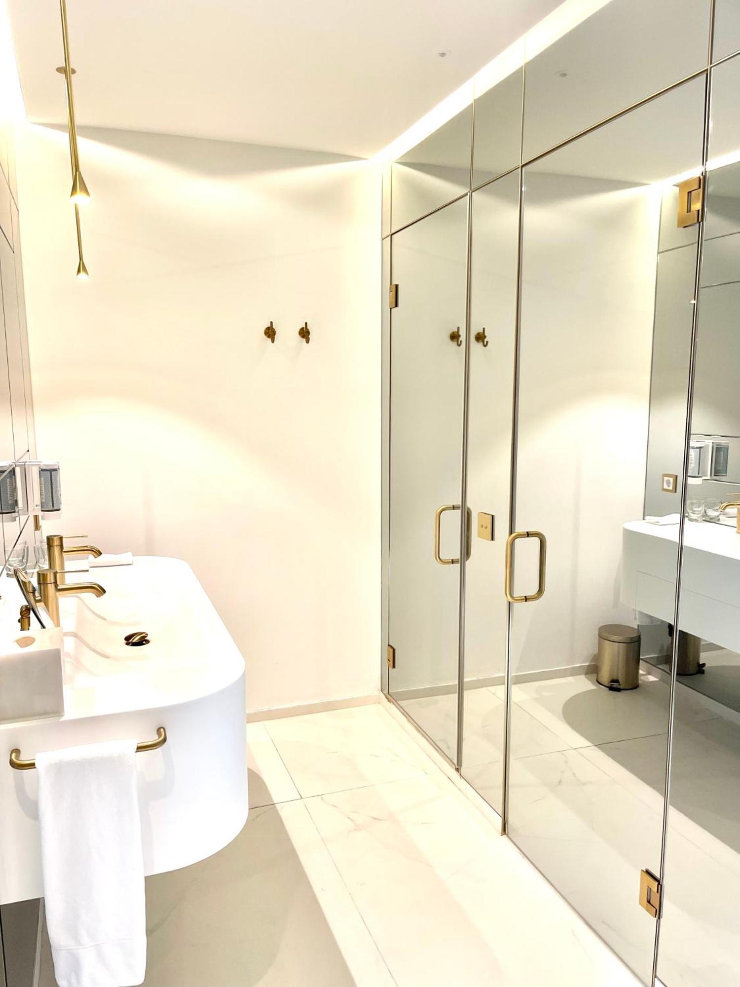 Luxury Suites & Apartments Mondrian Market Square II Βαρσοβία Δωμάτιο φωτογραφία